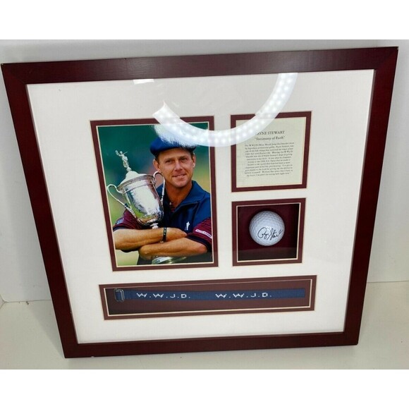 Payne Stewart Signed Photo, WWJD Bracelet, & National Golf Ball Framed - Picture 1 of 10